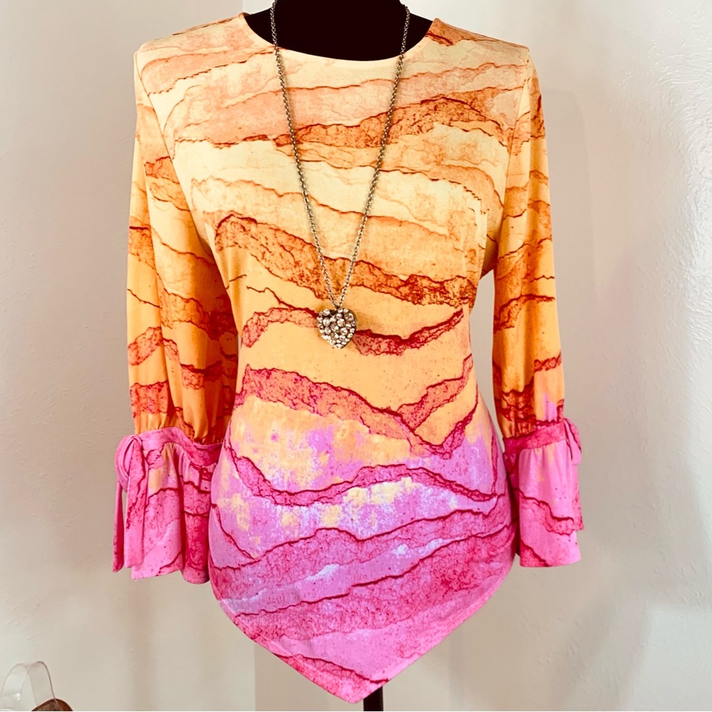 XL top day to night wear! Get noticed!